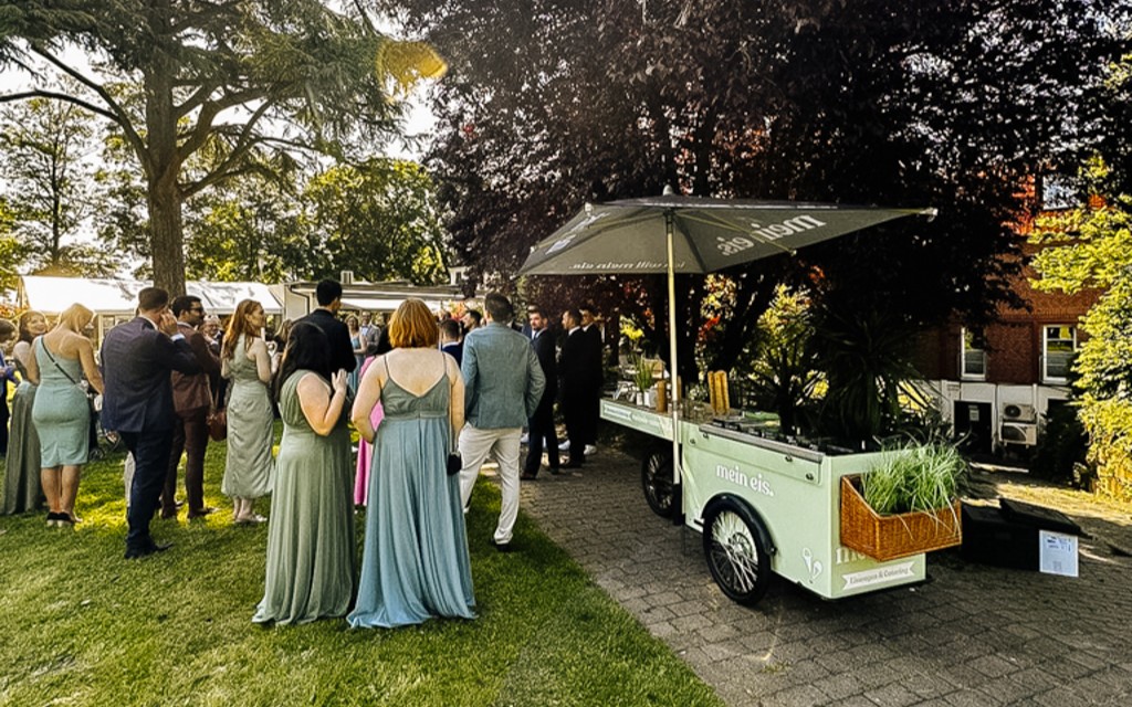 Titelbild_Eisfahrrad mieten - 1024-640 Eiswagen mieten mein eis Catering Oldtimer Koeln Bonn duesseldorf