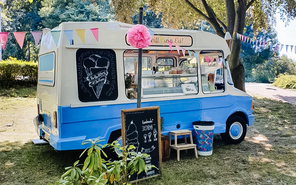 Titelbild_Eiswagen buchen Eiswagen mieten mein eis Catering Oldtimer Koeln Bonn duesseldorf