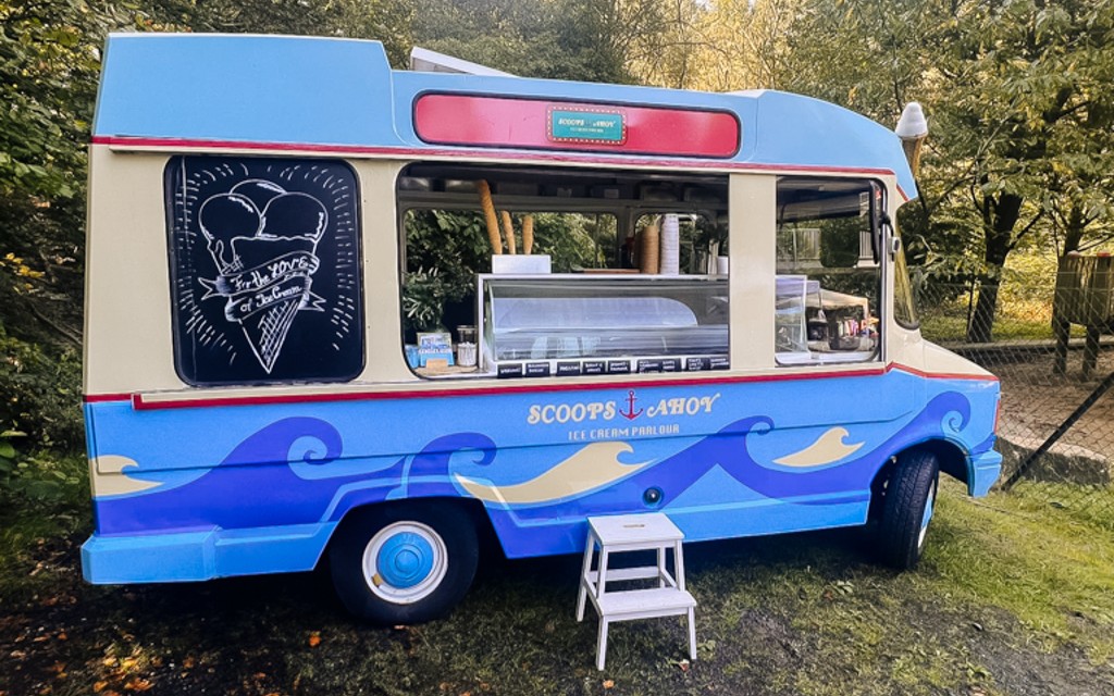 Titelbild_mobiler Eiswagen mieten Eiswagen mieten mein eis Catering Oldtimer Koeln Bonn duesseldorf