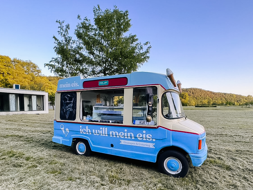Eiswagen mieten Aachen_Fahrzeuge_Eiswagen Eiswagen mieten mein eis Catering Oldtimer Bedford Koeln Bonn duesseldorf