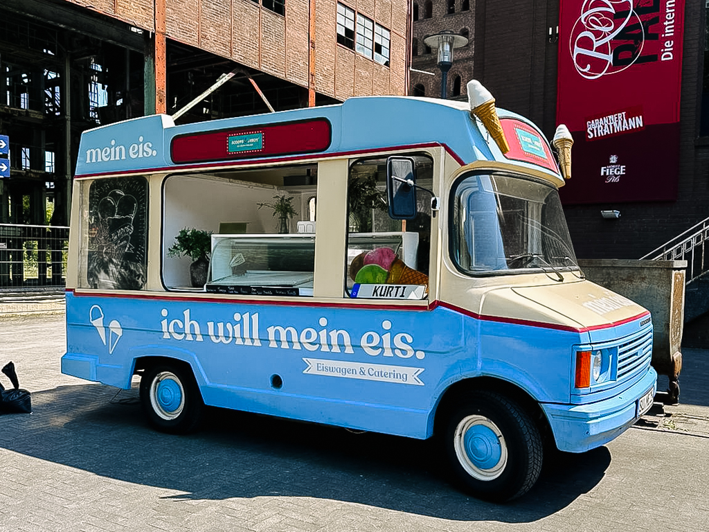Eiswagen mieten Bonn_Fahrzeuge_Kurti Eiswagen mieten mein eis Catering Oldtimer Bedford Koeln Bonn duesseldorf