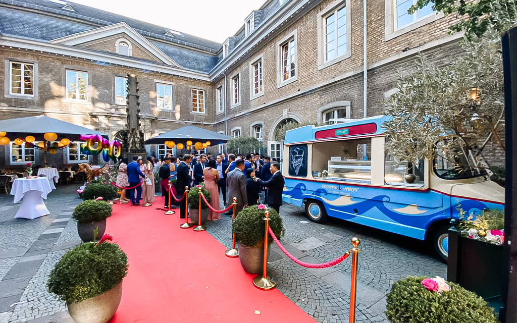 Titelbild_Eismobile Eiswagen mieten mein eis Catering Oldtimer Koeln Bonn duesseldorf