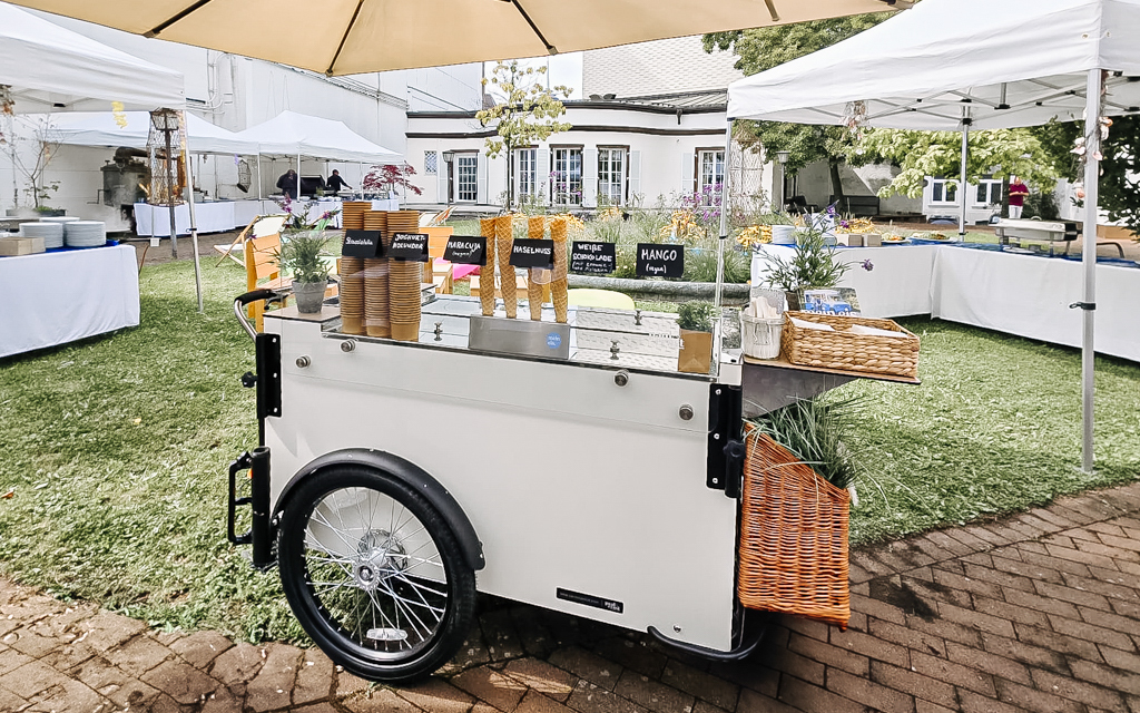 Eisfahrrad buchen Rosalie mein eis mobile Eistheke catering bonn koeln duesseldorf